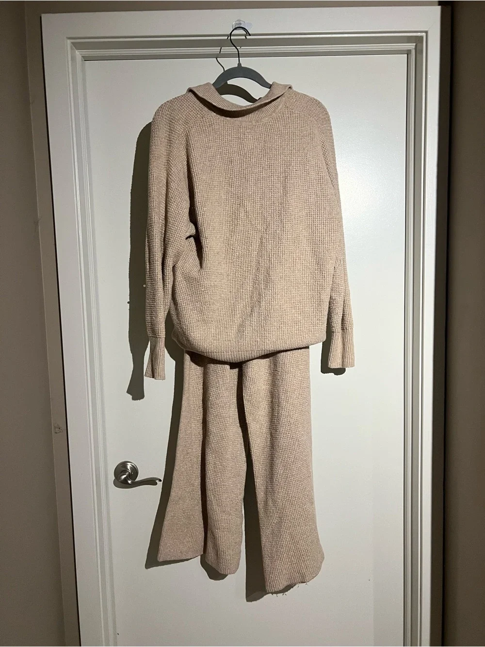 aerie Tan V-Neck Knit Pullover with matching pants